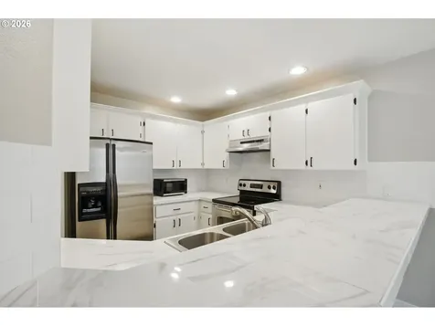 12528 SE Taggart Street Portland OR 97236
