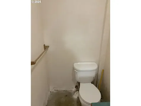 65 SE 62nd Street Newport OR 97366