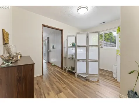 2185 N 8th Street Coos Bay OR 97420