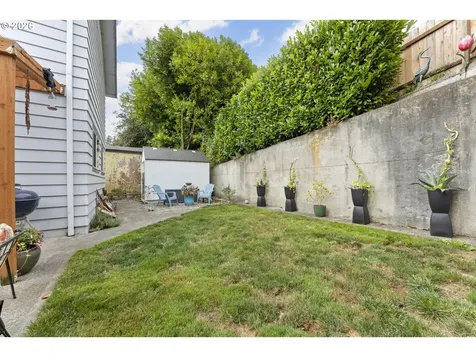 2185 N 8th Street Coos Bay OR 97420