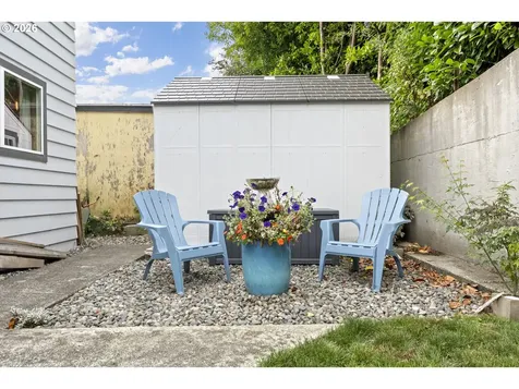 2185 N 8th Street Coos Bay OR 97420