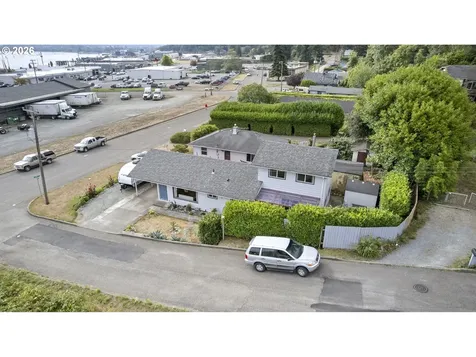 2185 N 8th Street Coos Bay OR 97420