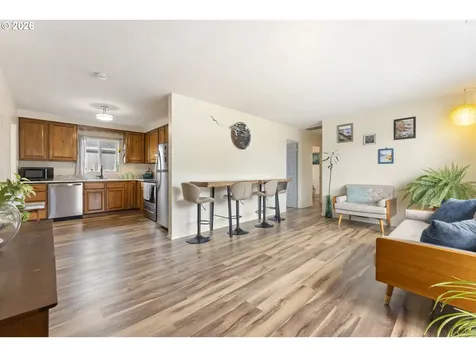 2185 N 8th Street Coos Bay OR 97420