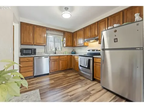 2185 N 8th Street Coos Bay OR 97420