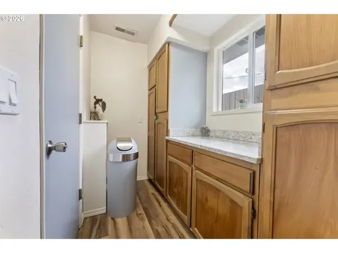 2185 N 8th Street Coos Bay OR 97420