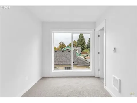 9416 N Bristol Avenue Portland OR 97203