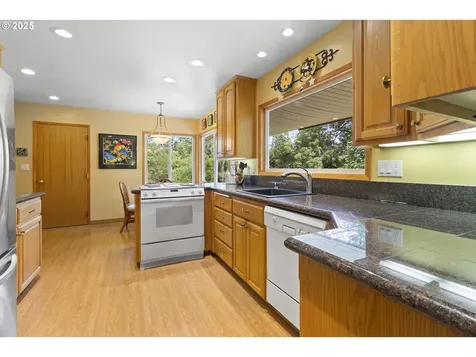7130 SE 127th Avenue Portland OR 97236