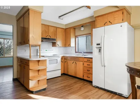 600 Whittier Street Silverton OR 97381