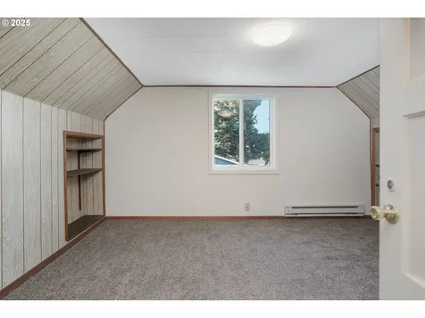 600 Whittier Street Silverton OR 97381