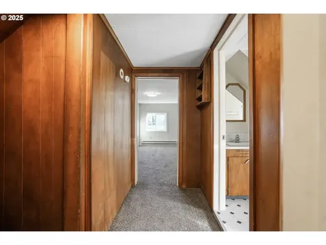 600 Whittier Street Silverton OR 97381