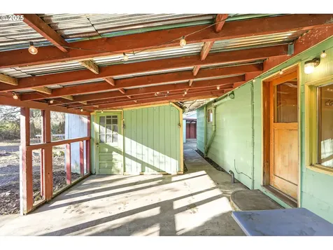 600 Whittier Street Silverton OR 97381
