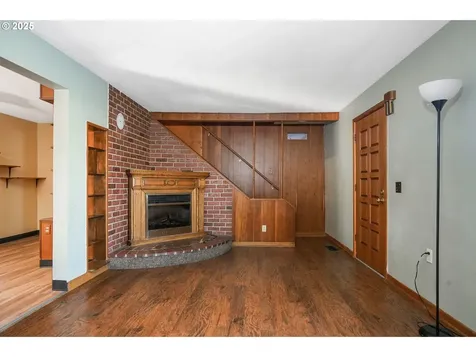 600 Whittier Street Silverton OR 97381