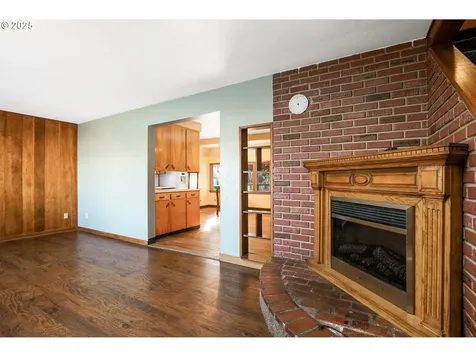 600 Whittier Street Silverton OR 97381