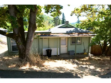 1552 SE Kane Street Roseburg OR 97470