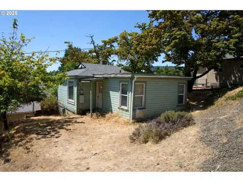 1552 SE Kane Street Roseburg OR 97470