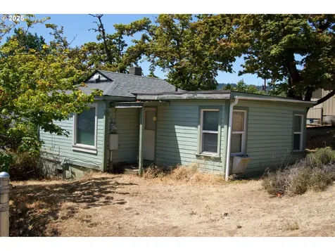 1552 SE Kane Street Roseburg OR 97470