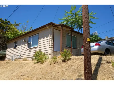 1552 SE Kane Street Roseburg OR 97470