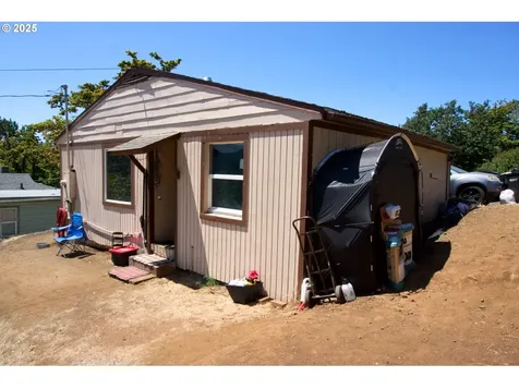 1552 SE Kane Street Roseburg OR 97470