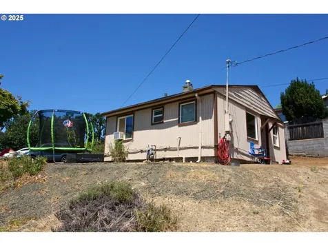 1552 SE Kane Street Roseburg OR 97470