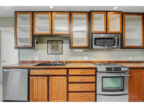 2415 SW Oakwood Drive Dallas OR 97338