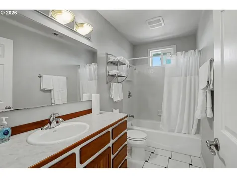 2415 SW Oakwood Drive Dallas OR 97338
