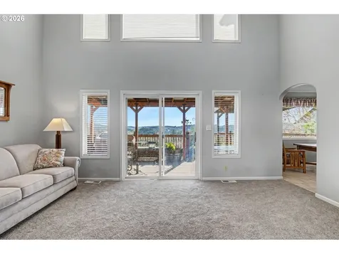 2415 SW Oakwood Drive Dallas OR 97338