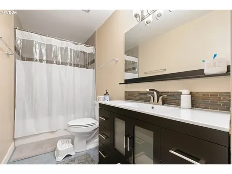 2962 SW Stanley Court Portland OR 97219