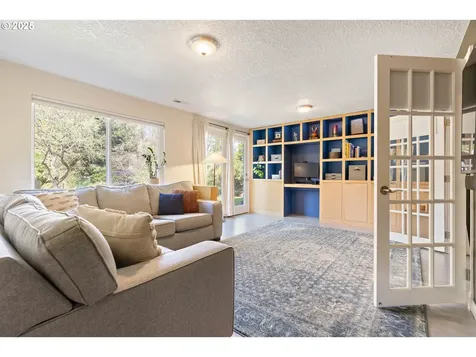 2962 SW Stanley Court Portland OR 97219
