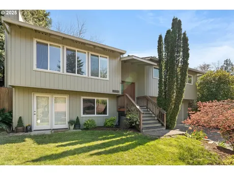 2962 SW Stanley Court Portland OR 97219