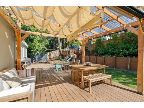 2962 SW Stanley Court Portland OR 97219