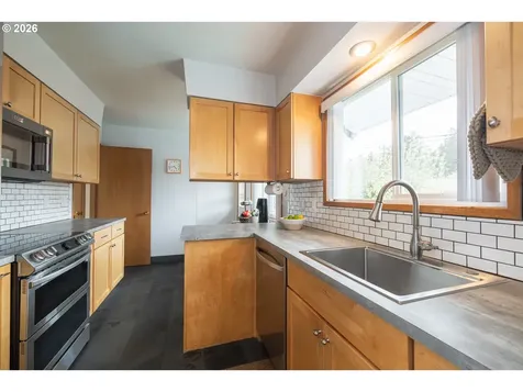 901 NE 153rd Avenue Portland OR 97230