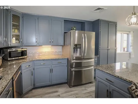 1781 NE Beulah Drive Roseburg OR 97470