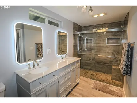 1781 NE Beulah Drive Roseburg OR 97470