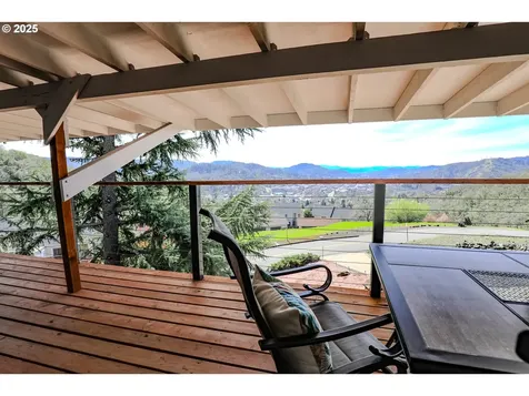 1781 NE Beulah Drive Roseburg OR 97470