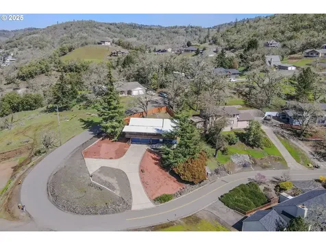 1781 NE Beulah Drive Roseburg OR 97470