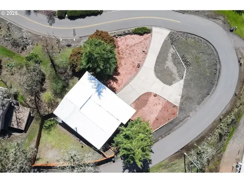 1781 NE Beulah Drive Roseburg OR 97470