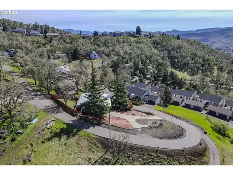 1781 NE Beulah Drive Roseburg OR 97470