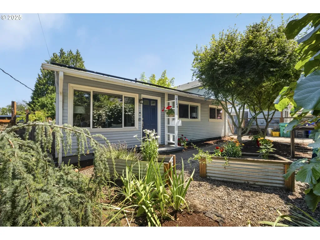 9144 N Chase Avenue Portland OR 97217