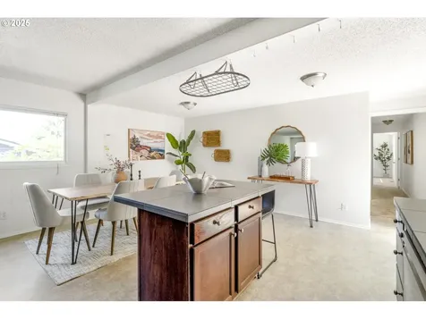 9144 N Chase Avenue Portland OR 97217