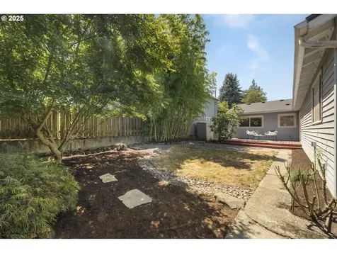9144 N Chase Avenue Portland OR 97217