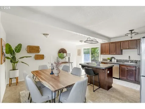 9144 N Chase Avenue Portland OR 97217