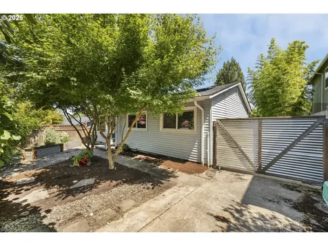 9144 N Chase Avenue Portland OR 97217
