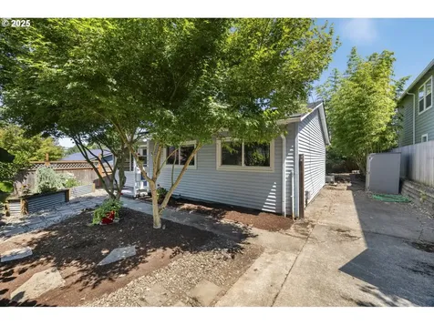 9144 N Chase Avenue Portland OR 97217