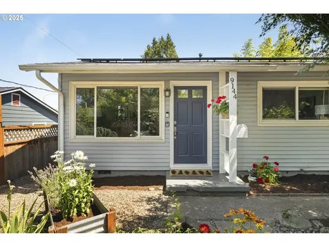 9144 N Chase Avenue Portland OR 97217