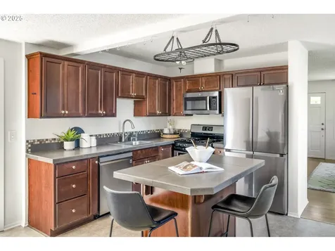 9144 N Chase Avenue Portland OR 97217