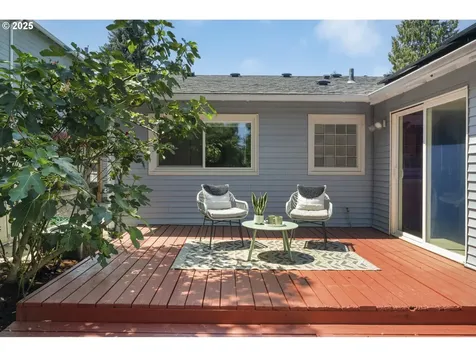 9144 N Chase Avenue Portland OR 97217