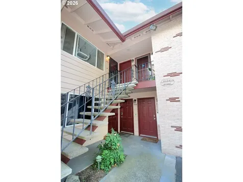 2026 NE Clackamas Street Portland OR 97232