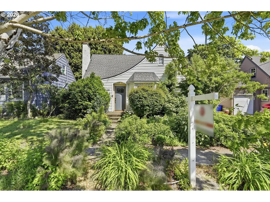 6704 SE 22nd Avenue Portland OR 97202