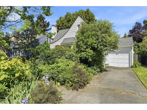 6704 SE 22nd Avenue Portland OR 97202