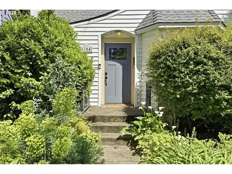 6704 SE 22nd Avenue Portland OR 97202